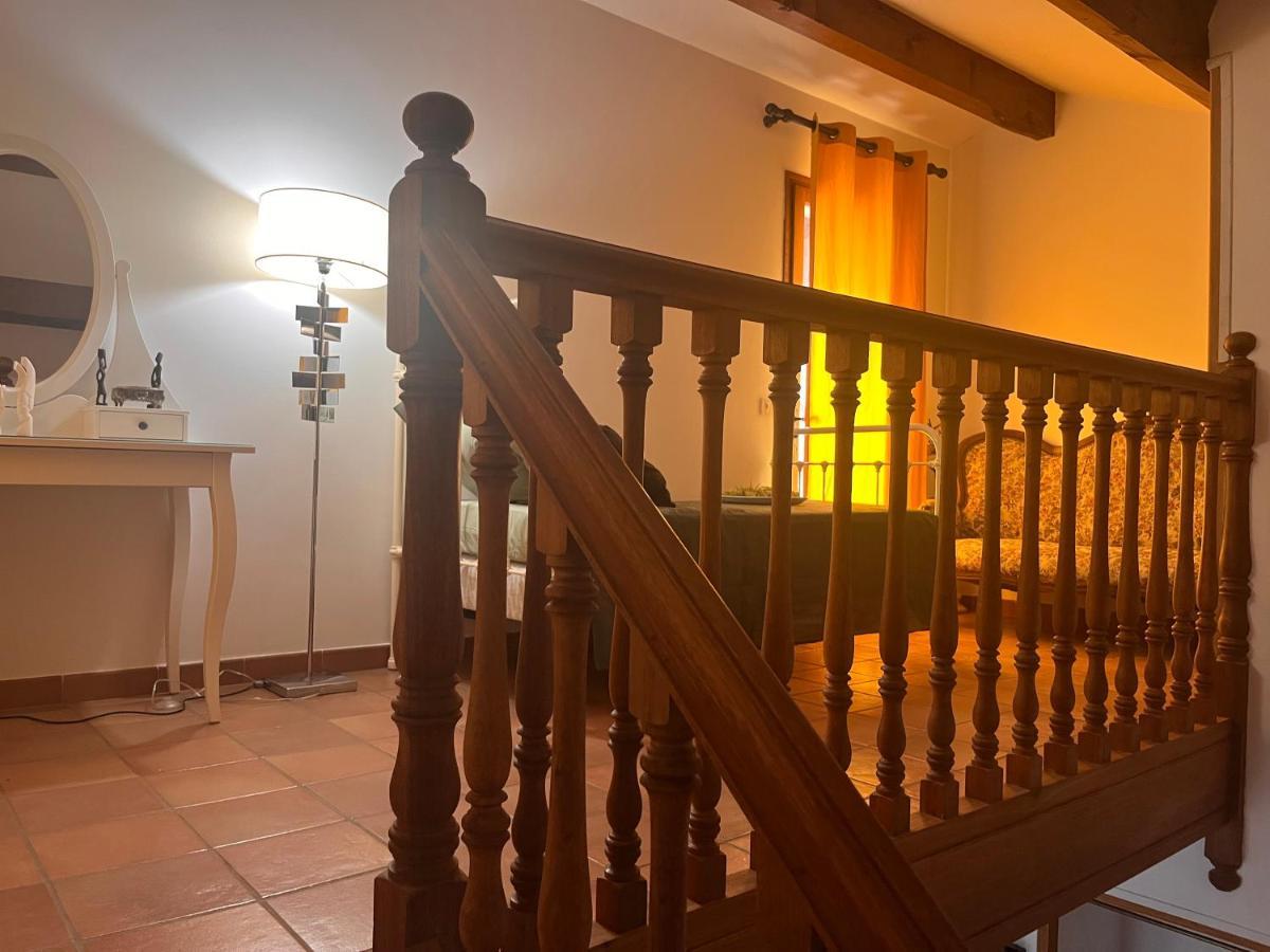 Le Mazet De Choubouloute Bed & Breakfast แซ็ง จิลส์ ภายนอก รูปภาพ